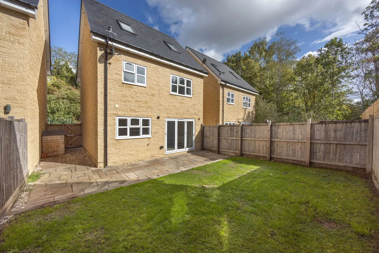 Neston Gardens, Neston, SN13, photo 34