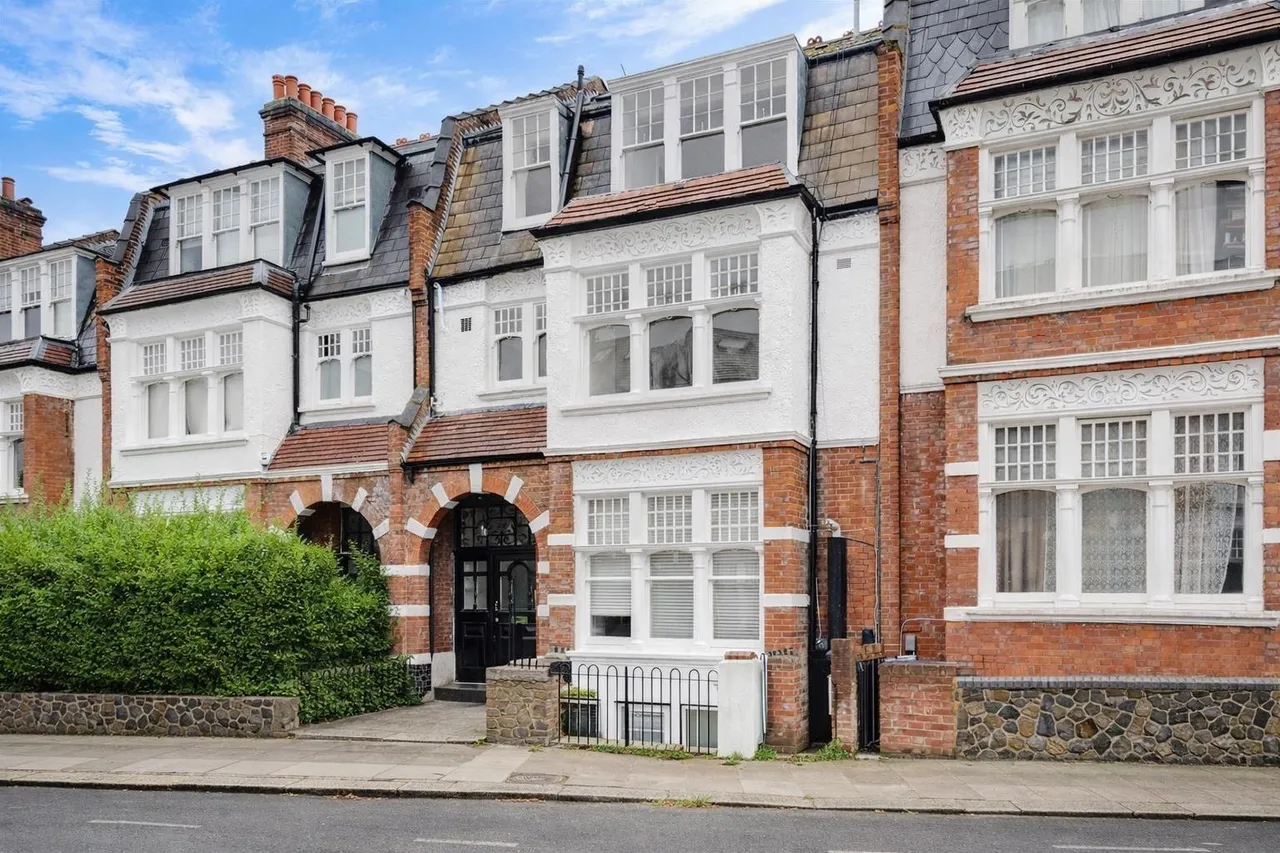 Glenmore Road, London NW3 4DB, photo 3