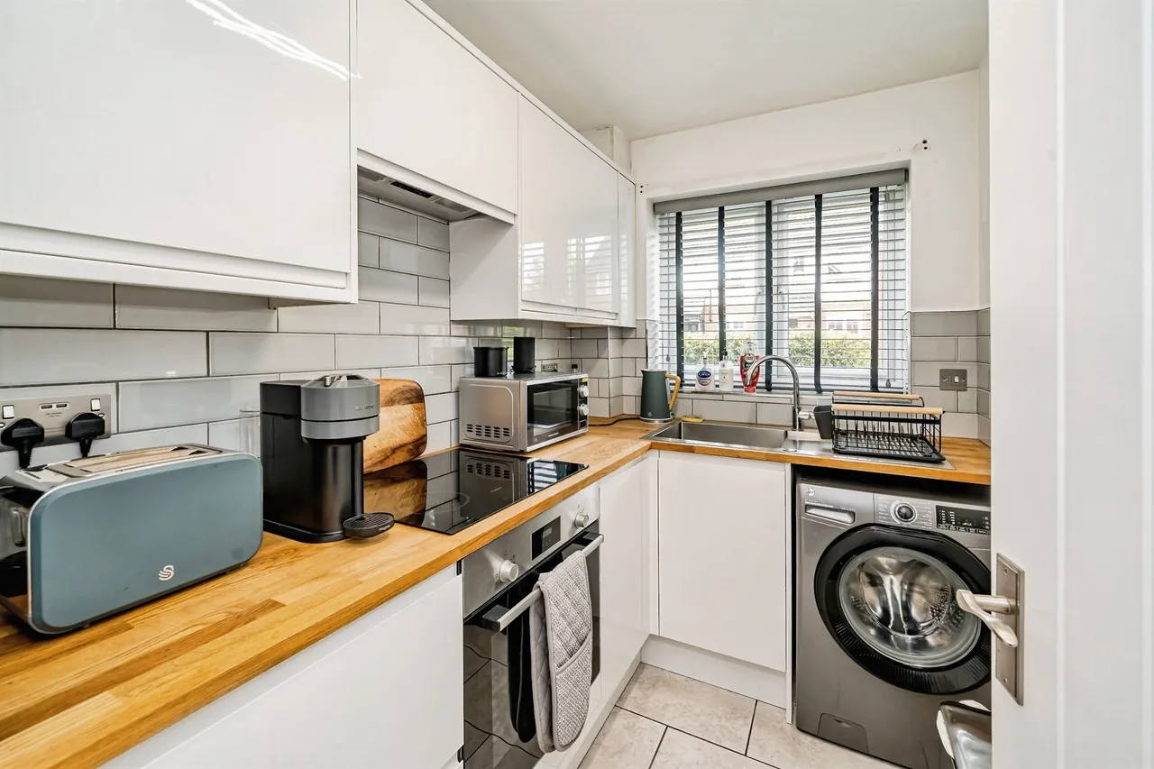Holly Drive, Aylesbury, HP21, photo 3