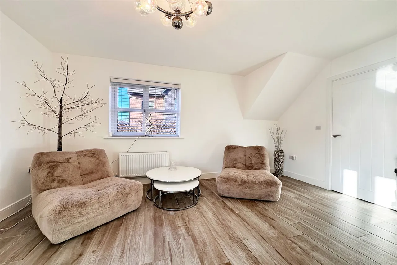Newcome Drive, Stockport, photo 9
