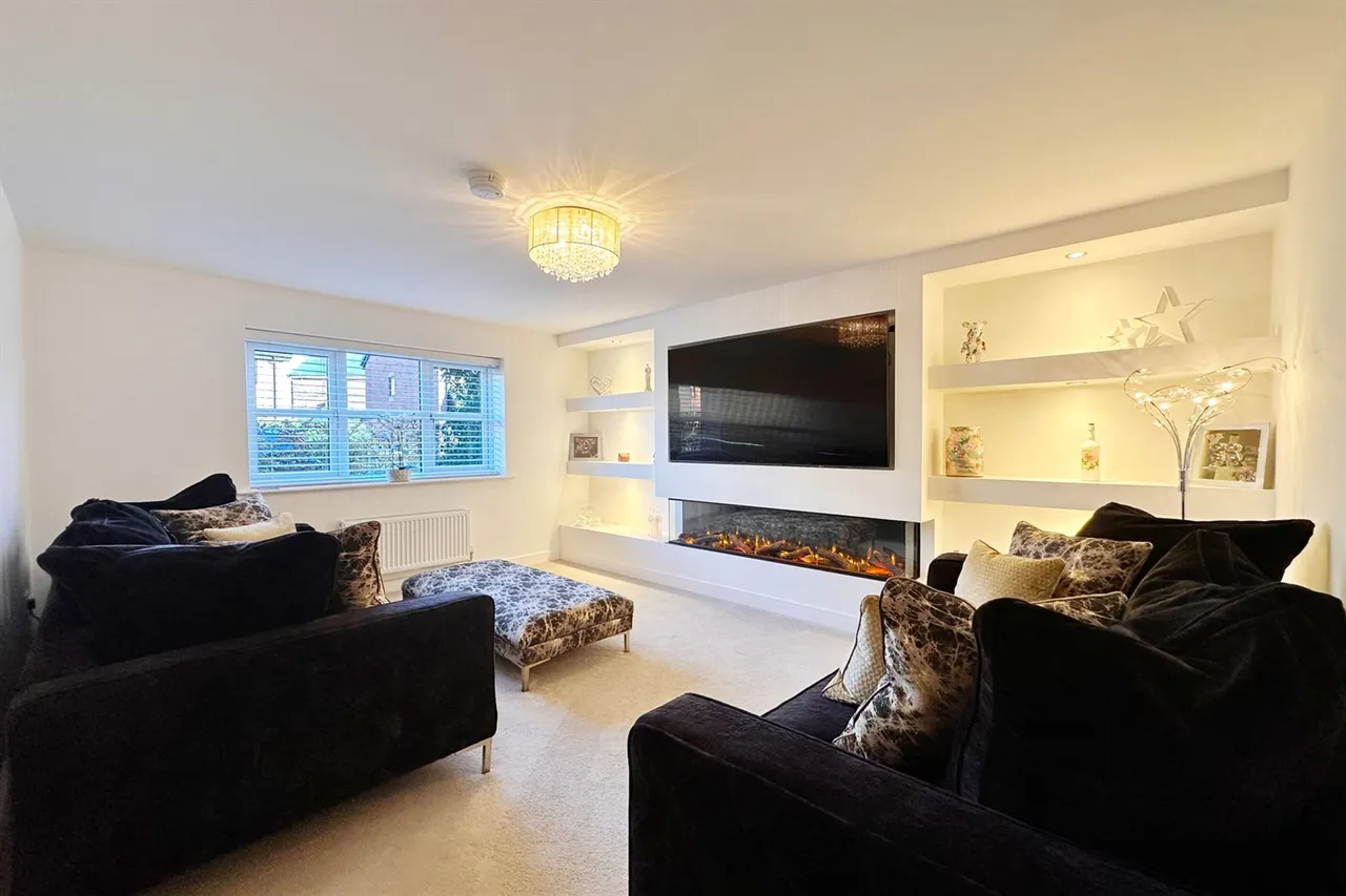 Newcome Drive, Stockport, photo 2