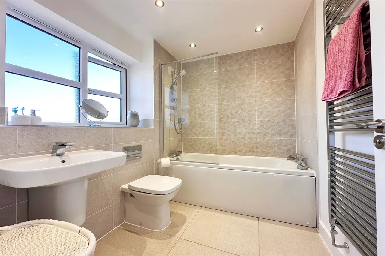 Newcome Drive, Stockport, photo 15