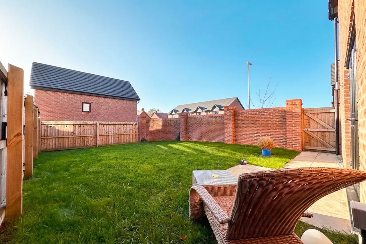 Newcome Drive, Stockport, photo 4