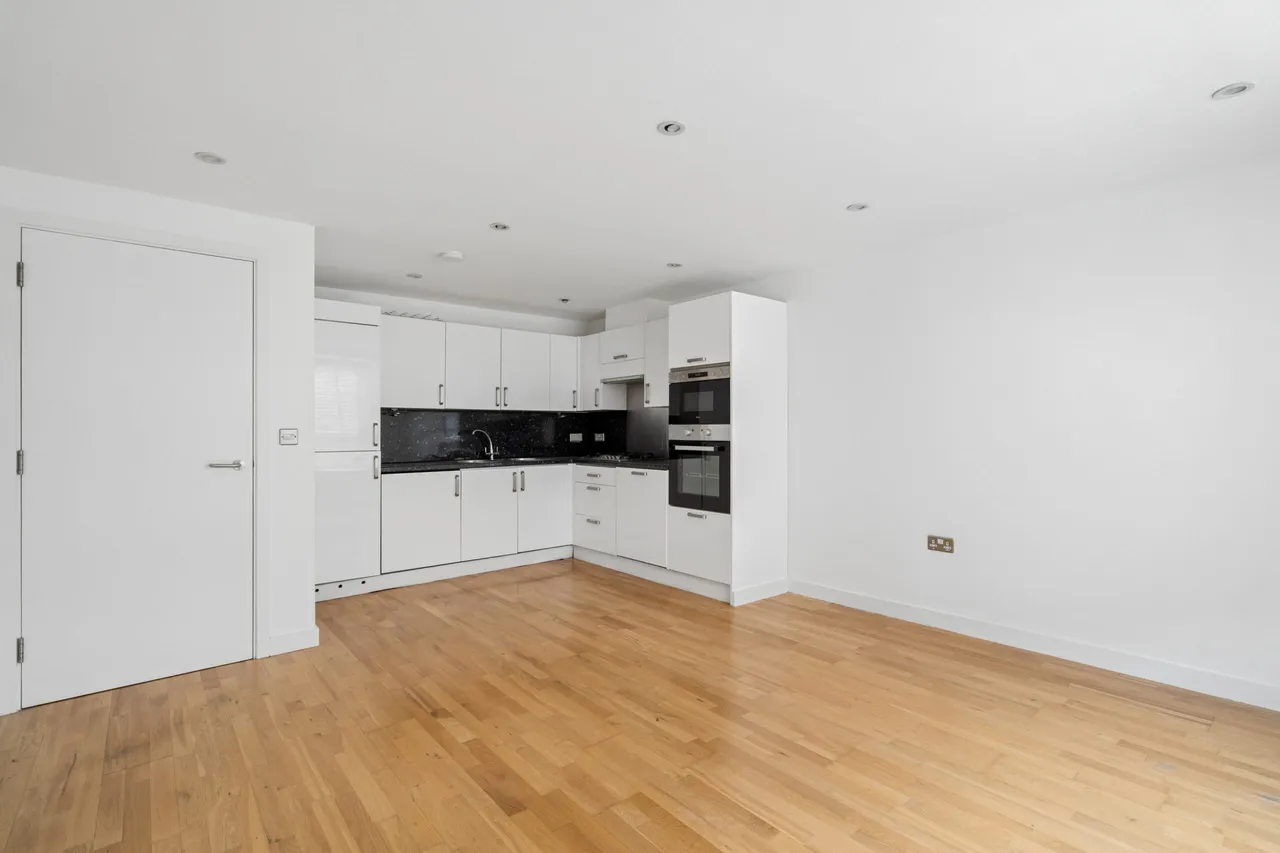 Brunel Court, 22 Aldenham Road, Watford, WD19 4FR, photo 6