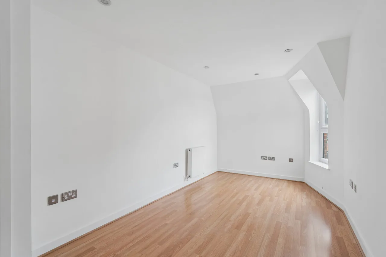 Brunel Court, 22 Aldenham Road, Watford, WD19 4FR, photo 8