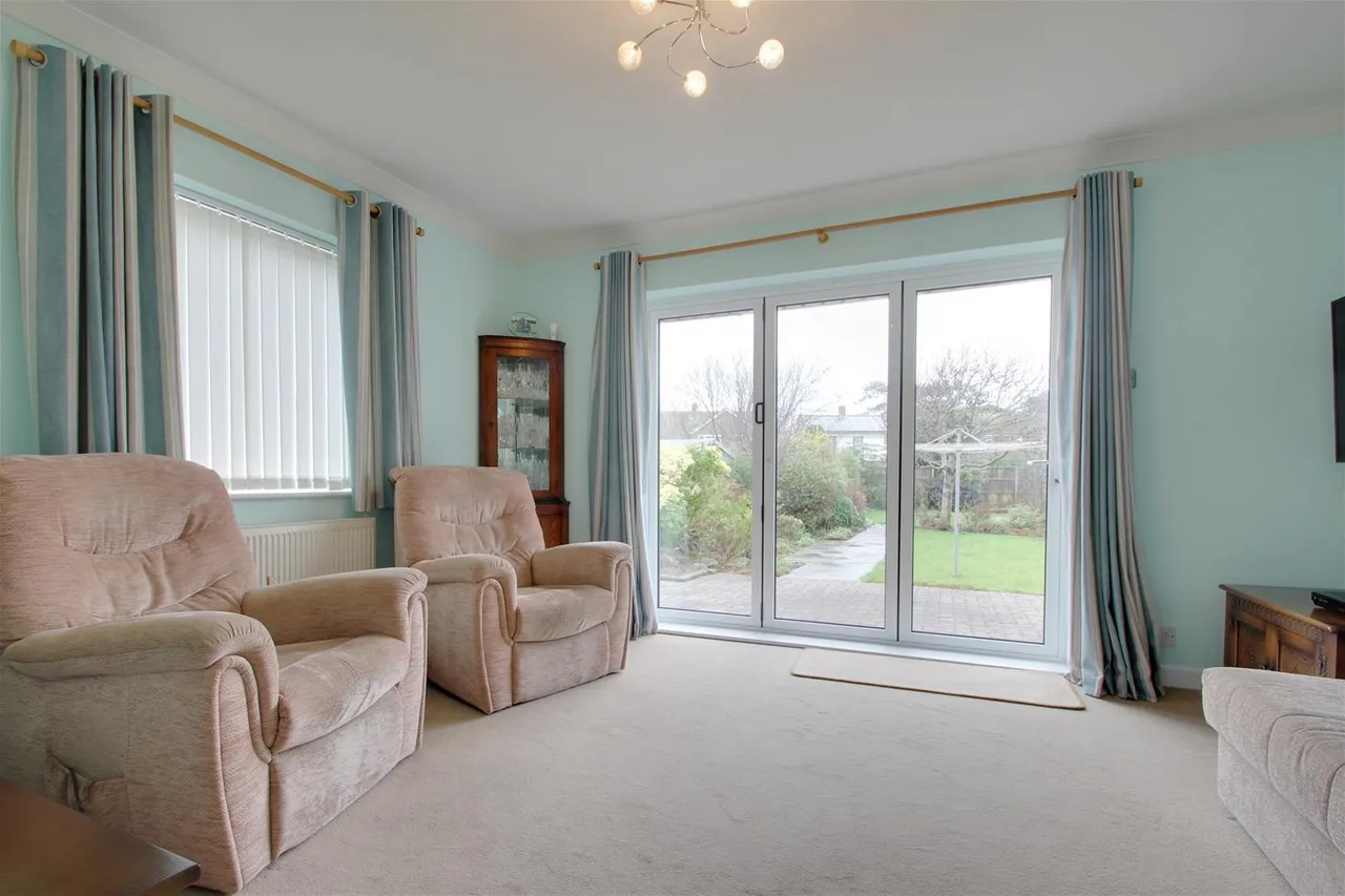 Alinora Crescent, Goring-By-Sea, Worthing, photo 5
