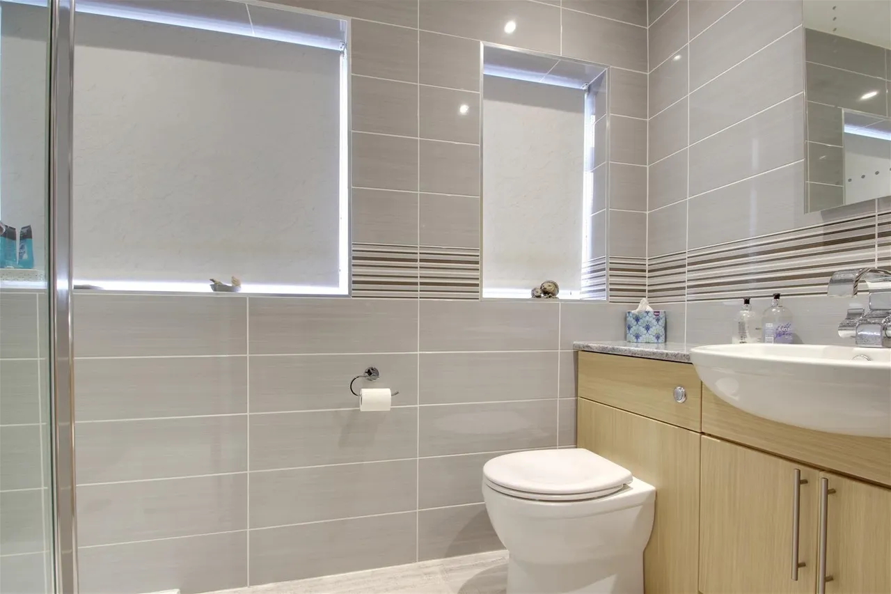 Alinora Crescent, Goring-By-Sea, Worthing, photo 15