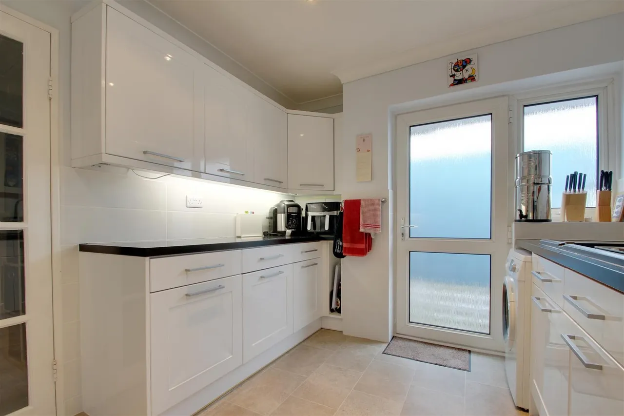 Alinora Crescent, Goring-By-Sea, Worthing, photo 9