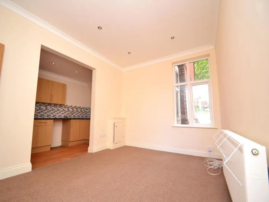 London Road, Portsmouth, PO2, photo 2