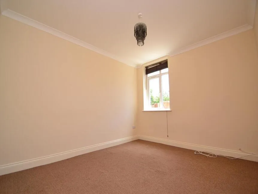 London Road, Portsmouth, PO2, photo 7