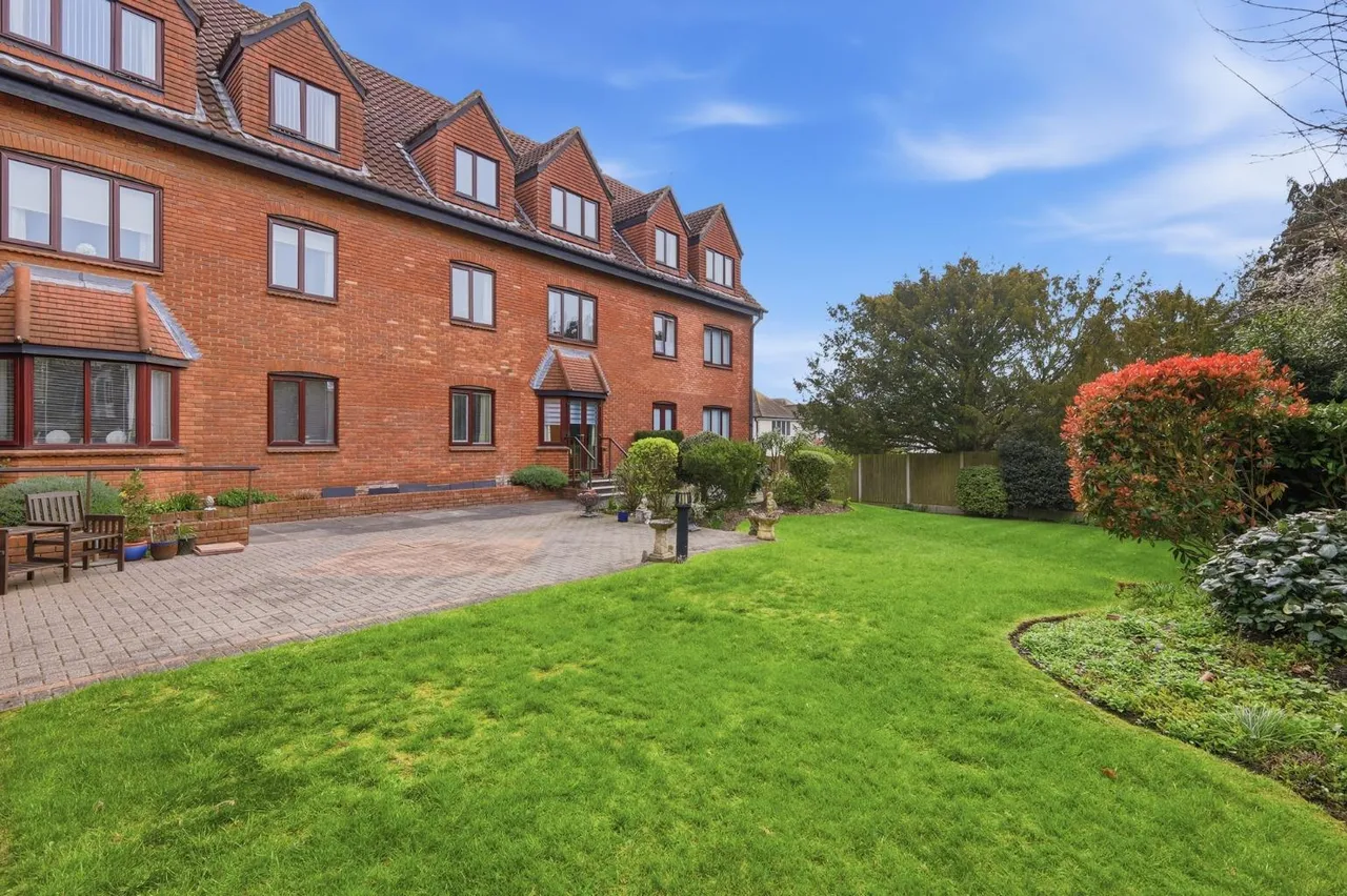 Chelmsford Road, Shenfield, CM15, photo 10