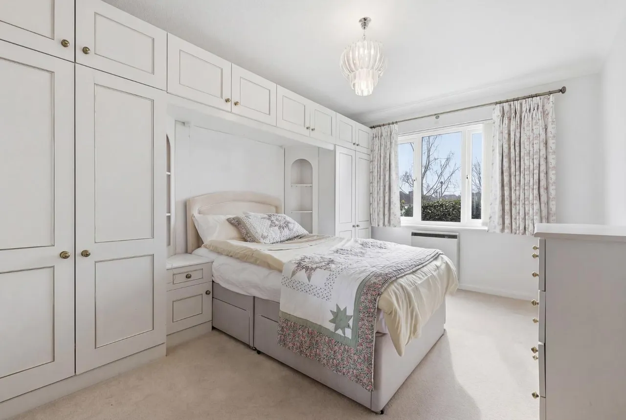 Chelmsford Road, Shenfield, CM15, photo 8