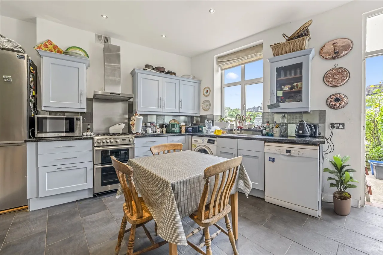 Wick Road, Teddington, TW11 9DW, photo 4