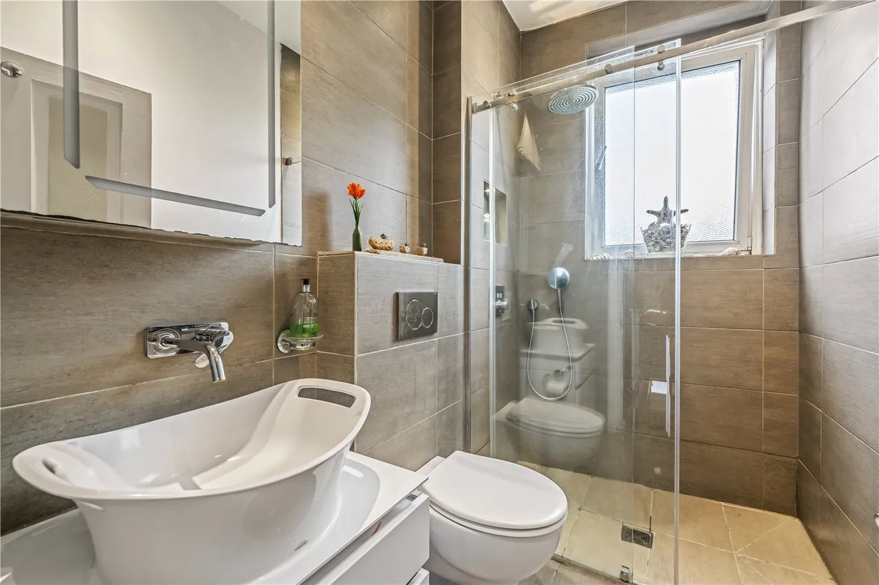 Wick Road, Teddington, TW11 9DW, photo 13