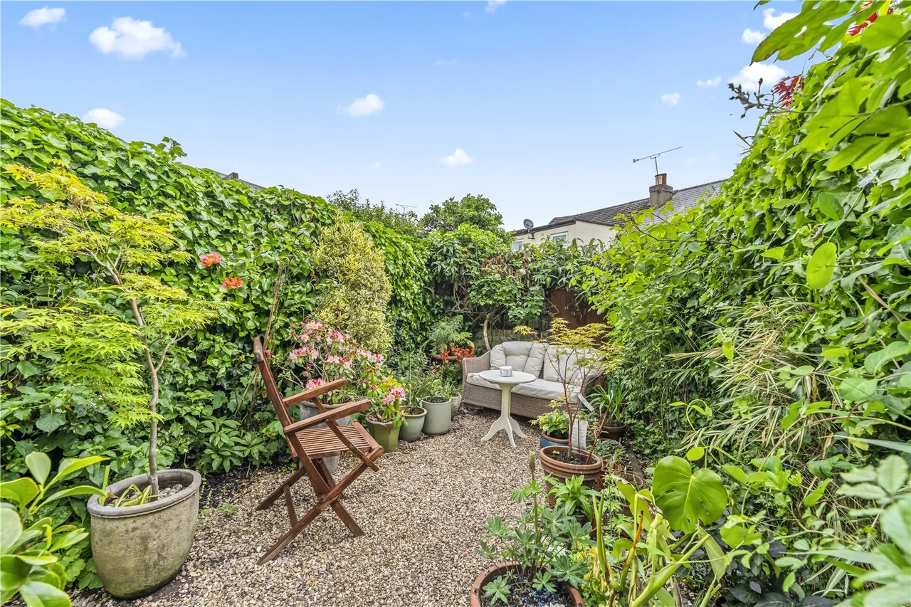 Wick Road, Teddington, TW11 9DW, photo 3