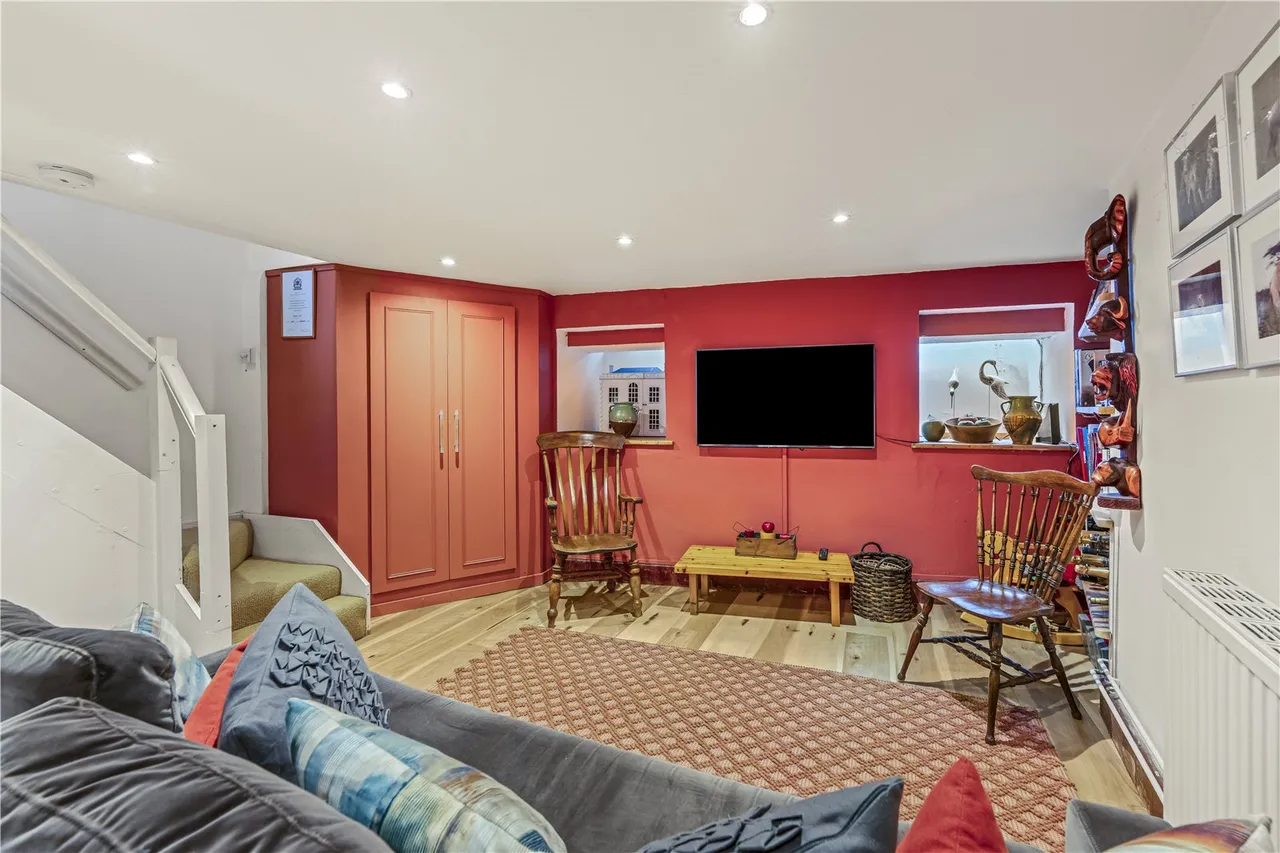 Wick Road, Teddington, TW11 9DW, photo 6