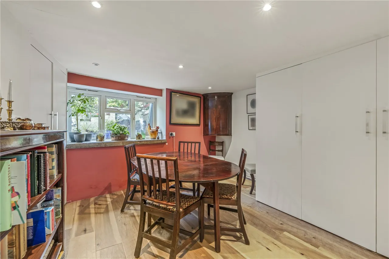 Wick Road, Teddington, TW11 9DW, photo 8