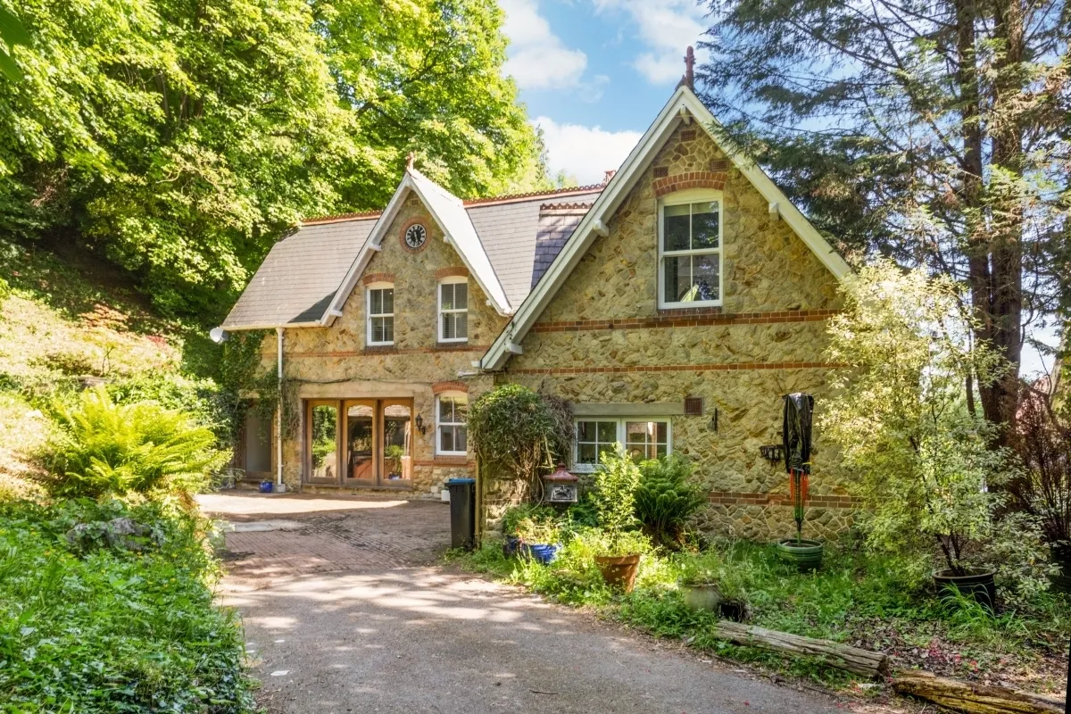 3 bed house to rent, Underwood Road, Caterham, CR3