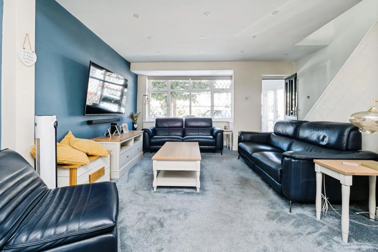 York Road, London, E4, photo 6