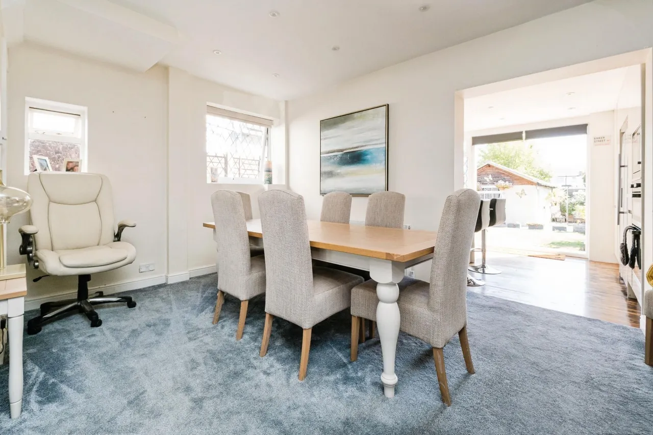 York Road, London, E4, photo 8