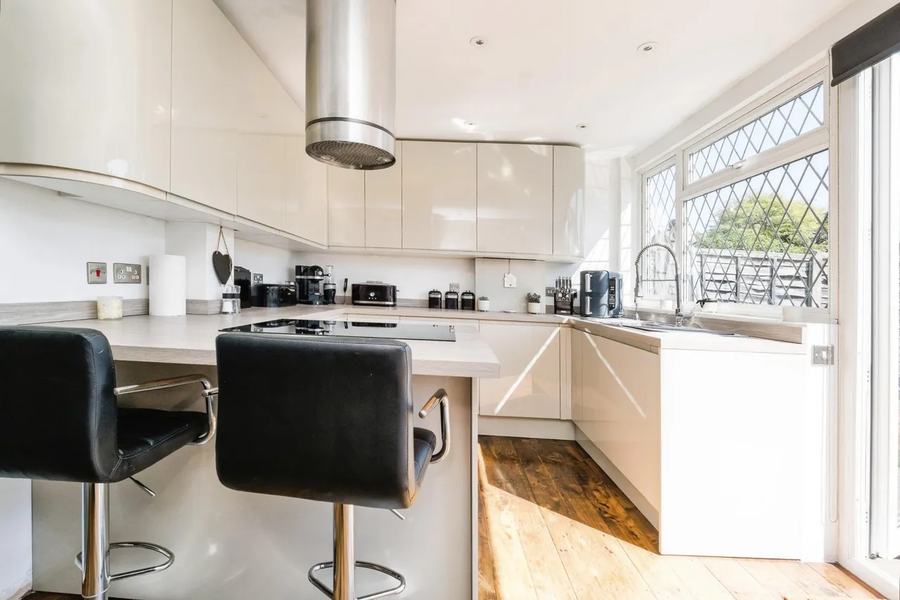 York Road, London, E4, photo 10