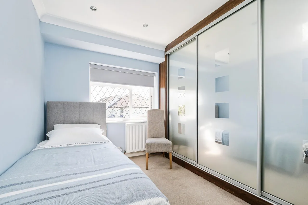 York Road, London, E4, photo 20