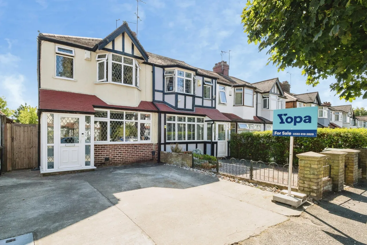 York Road, London, E4, photo 3