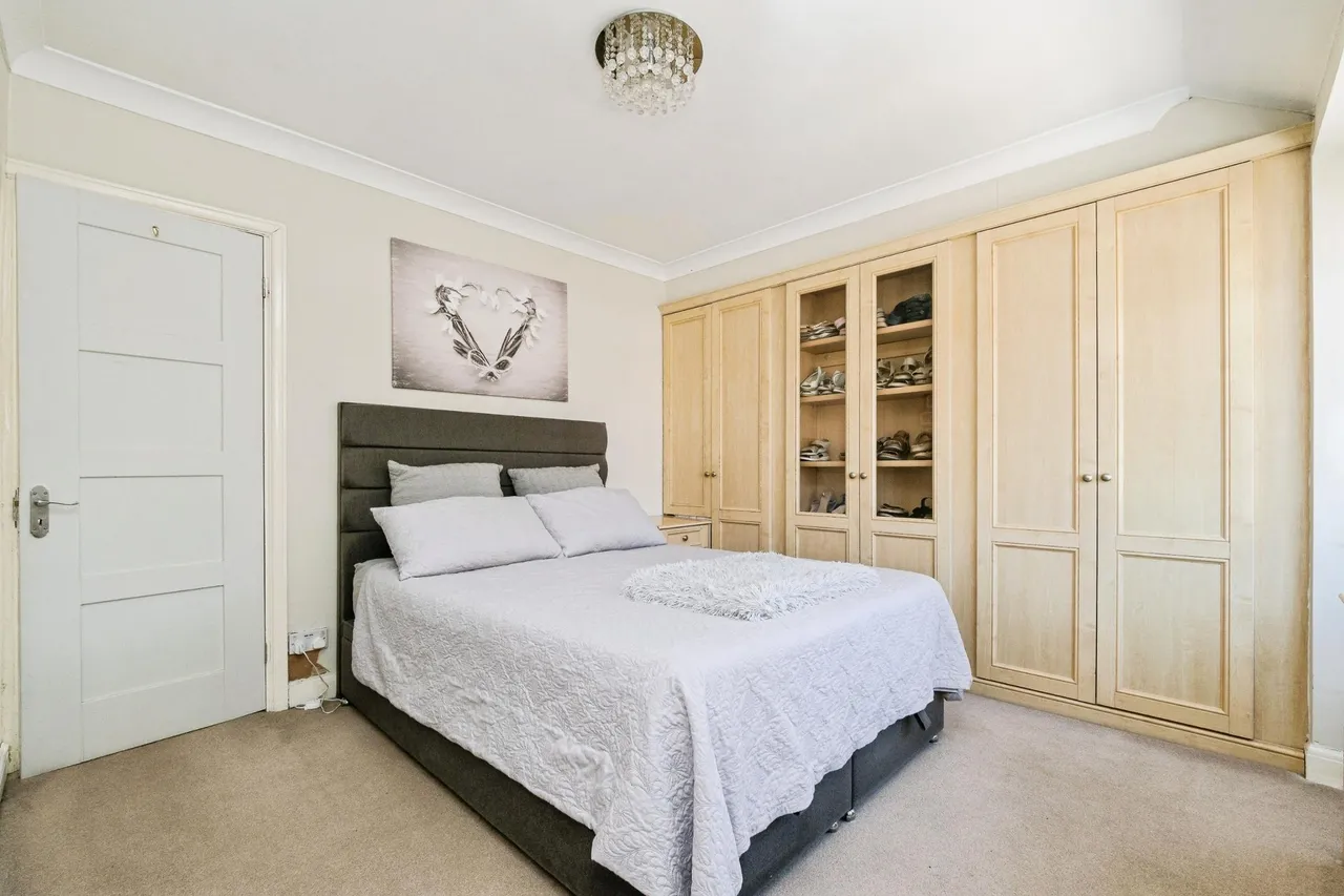 York Road, London, E4, photo 17