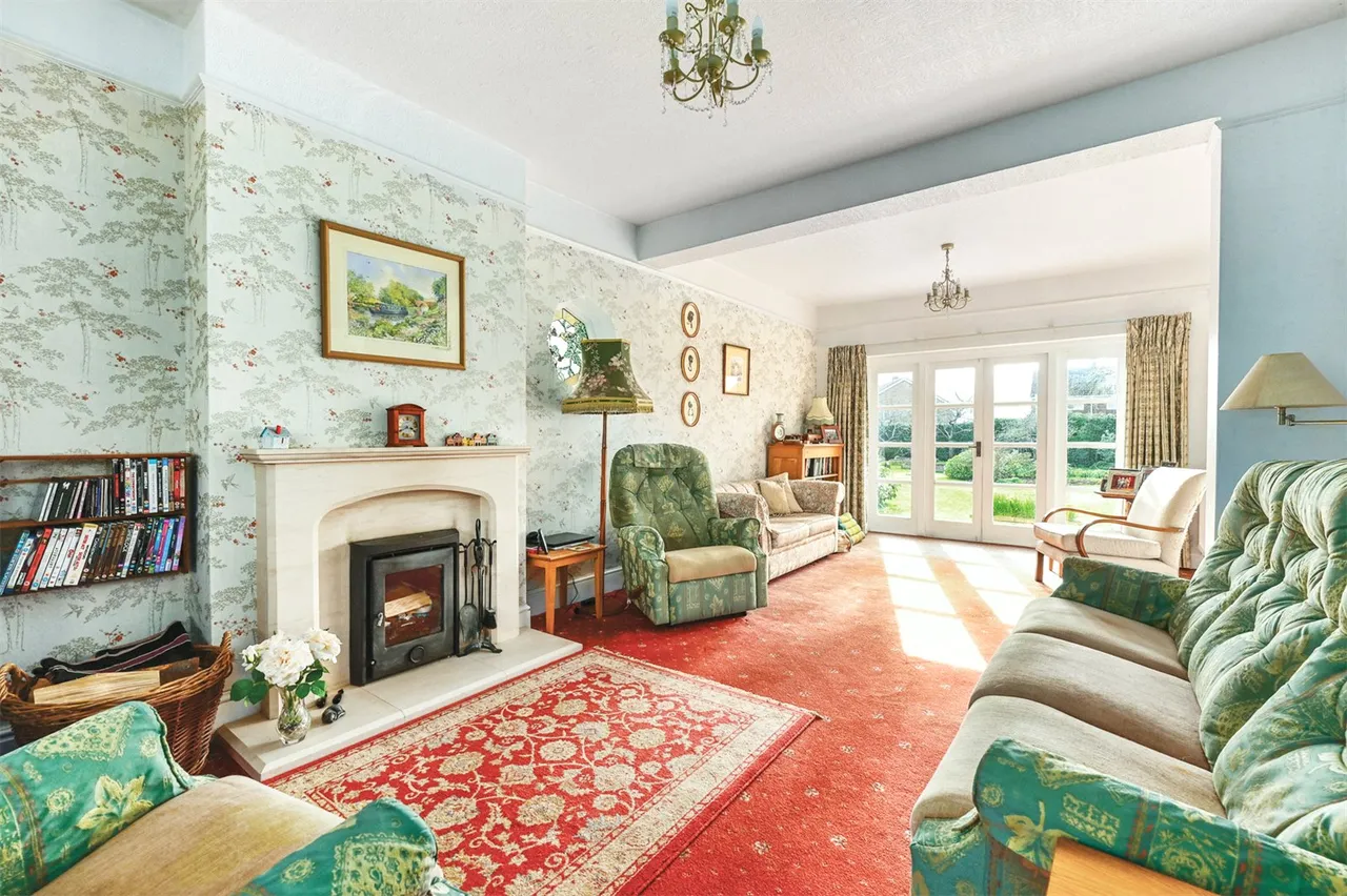 Mytchett Road, Mytchett, Camberley, Surrey, GU16 6ET, photo 5