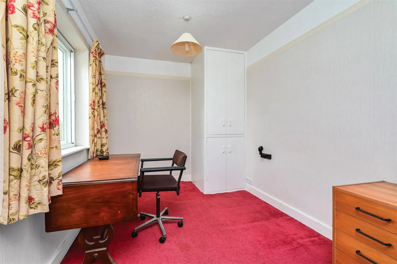 Mytchett Road, Mytchett, Camberley, Surrey, GU16 6ET, photo 14