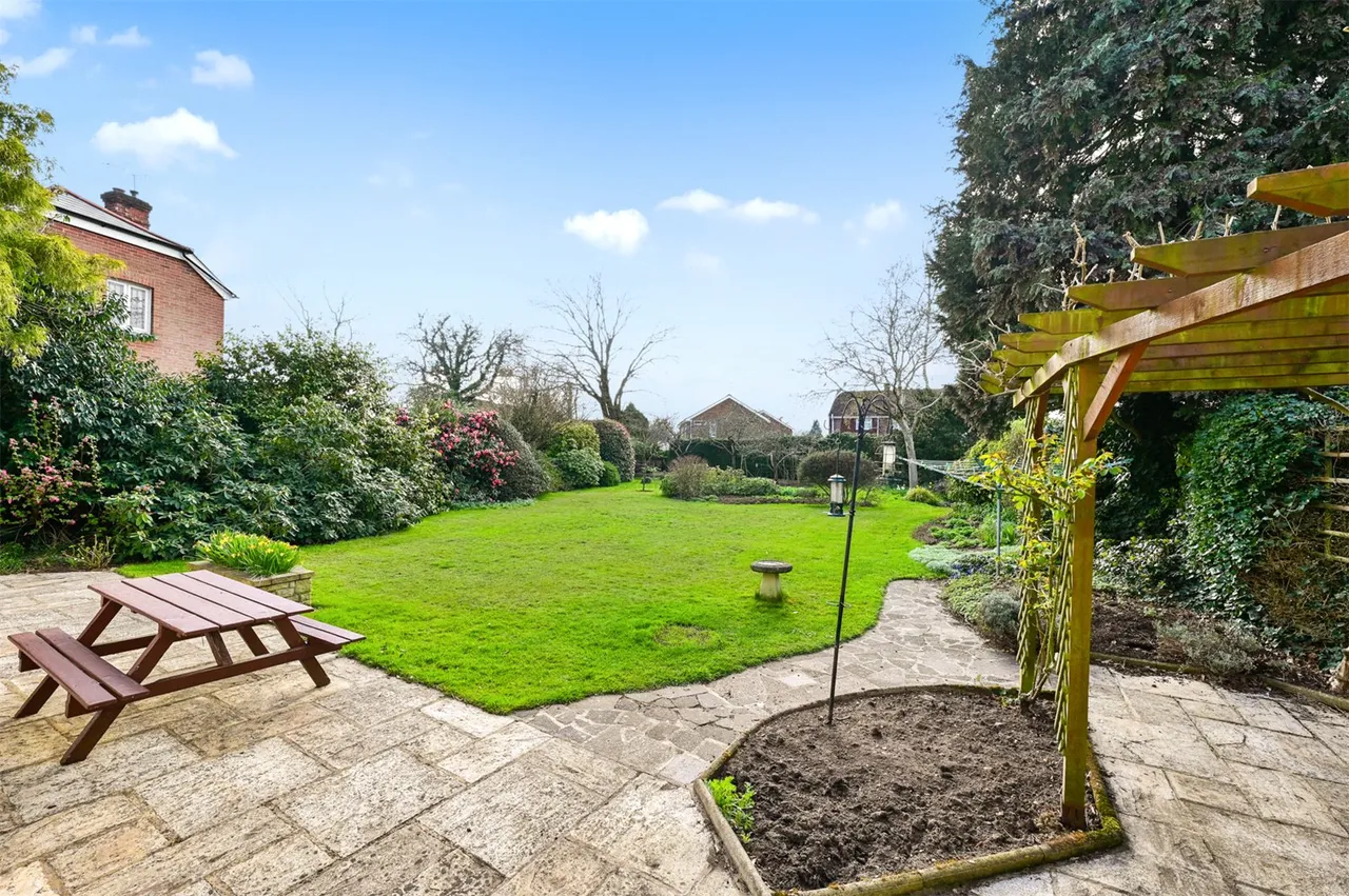 Mytchett Road, Mytchett, Camberley, Surrey, GU16 6ET, photo 15