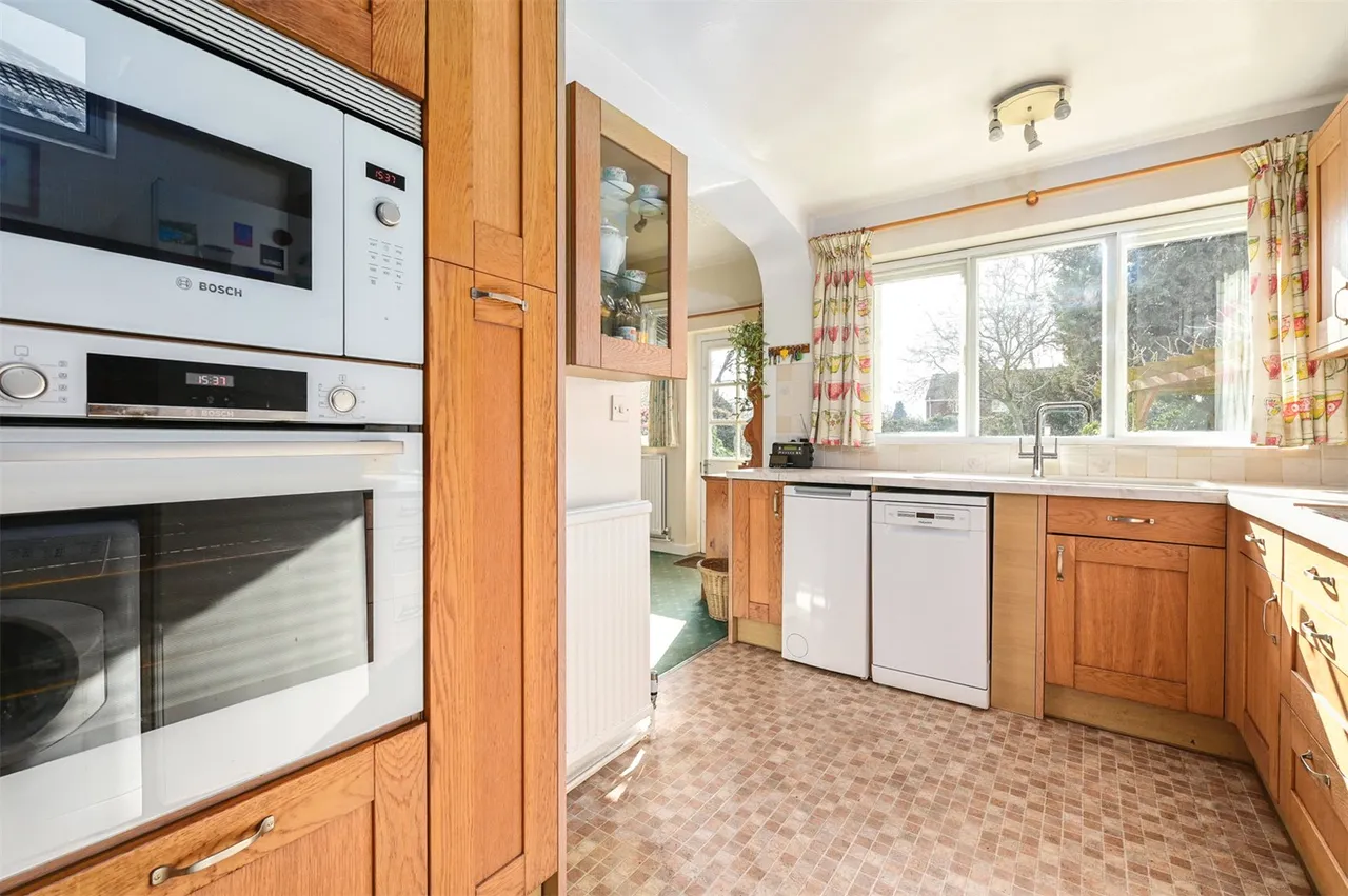 Mytchett Road, Mytchett, Camberley, Surrey, GU16 6ET, photo 8