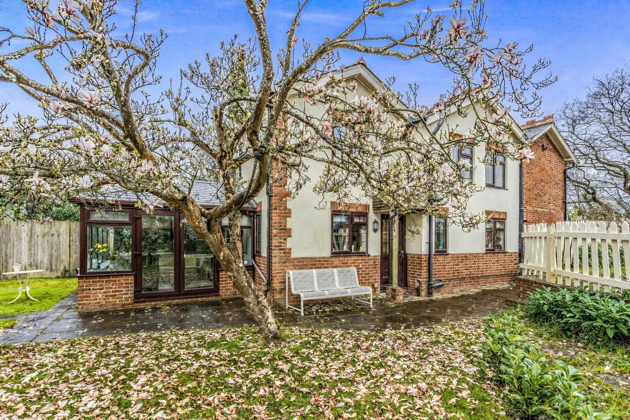 4 bed house for sale — The Street, Selmeston, Polegate, BN26 6TX