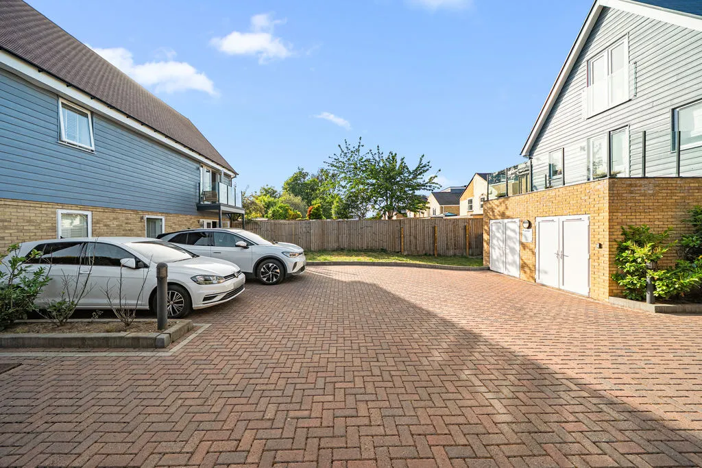 Annett Road, Walton-On-Thames, KT12, photo 12