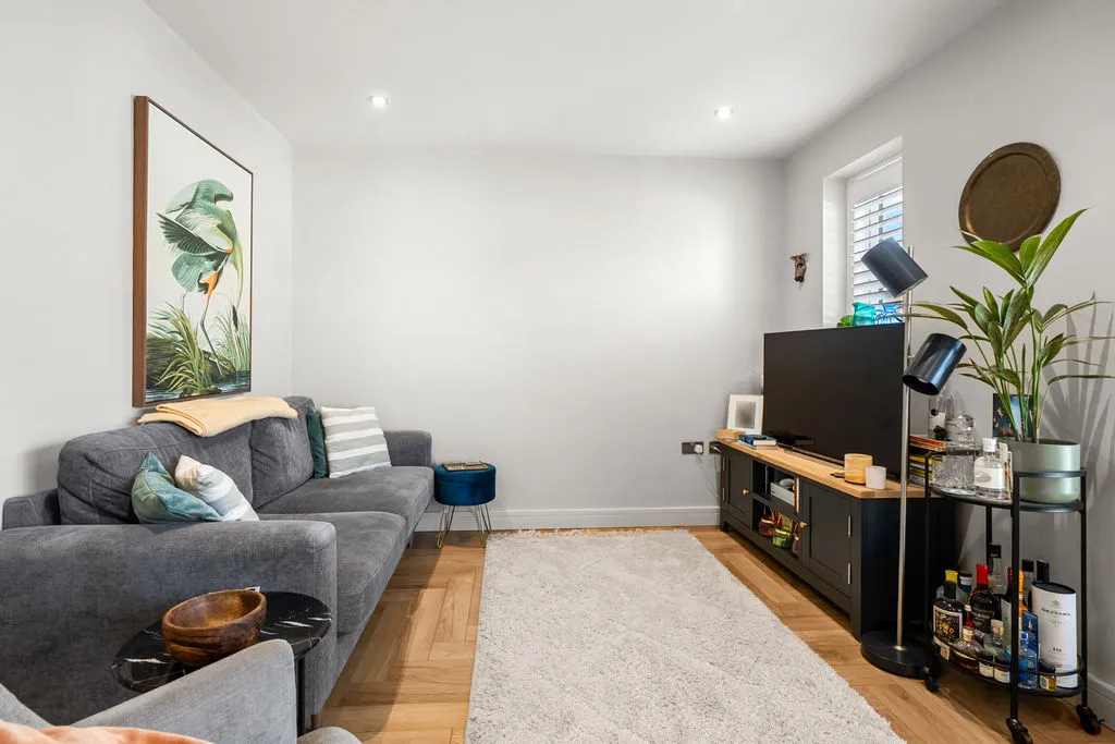 Annett Road, Walton-On-Thames, KT12, photo 5