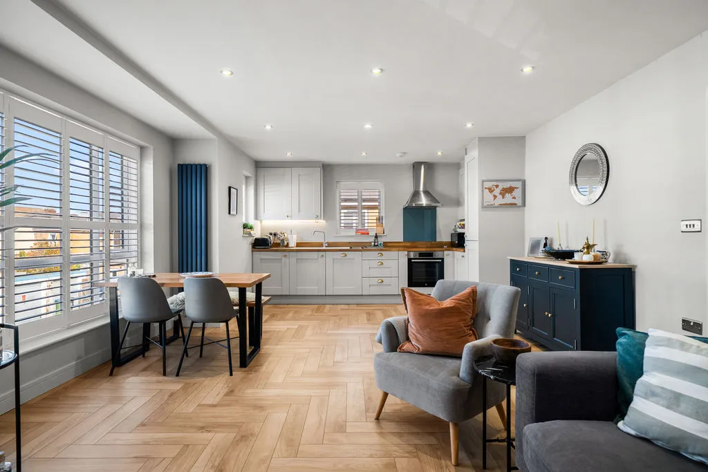 Annett Road, Walton-On-Thames, KT12, photo 6