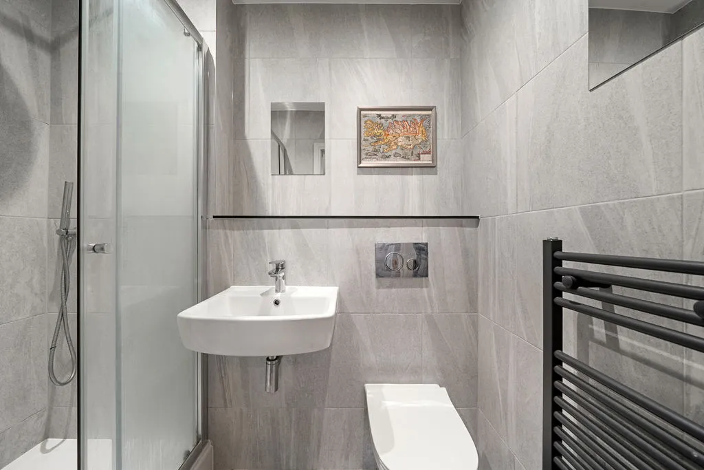 Annett Road, Walton-On-Thames, KT12, photo 9