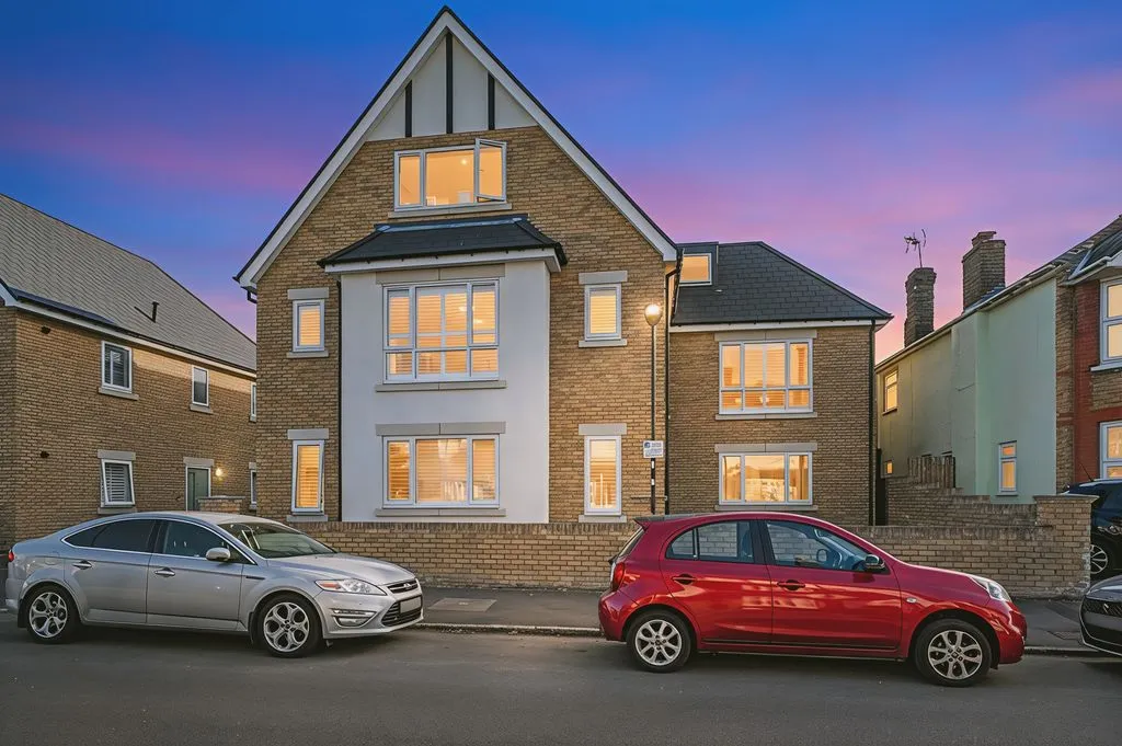 Annett Road, Walton-On-Thames, KT12, photo 13