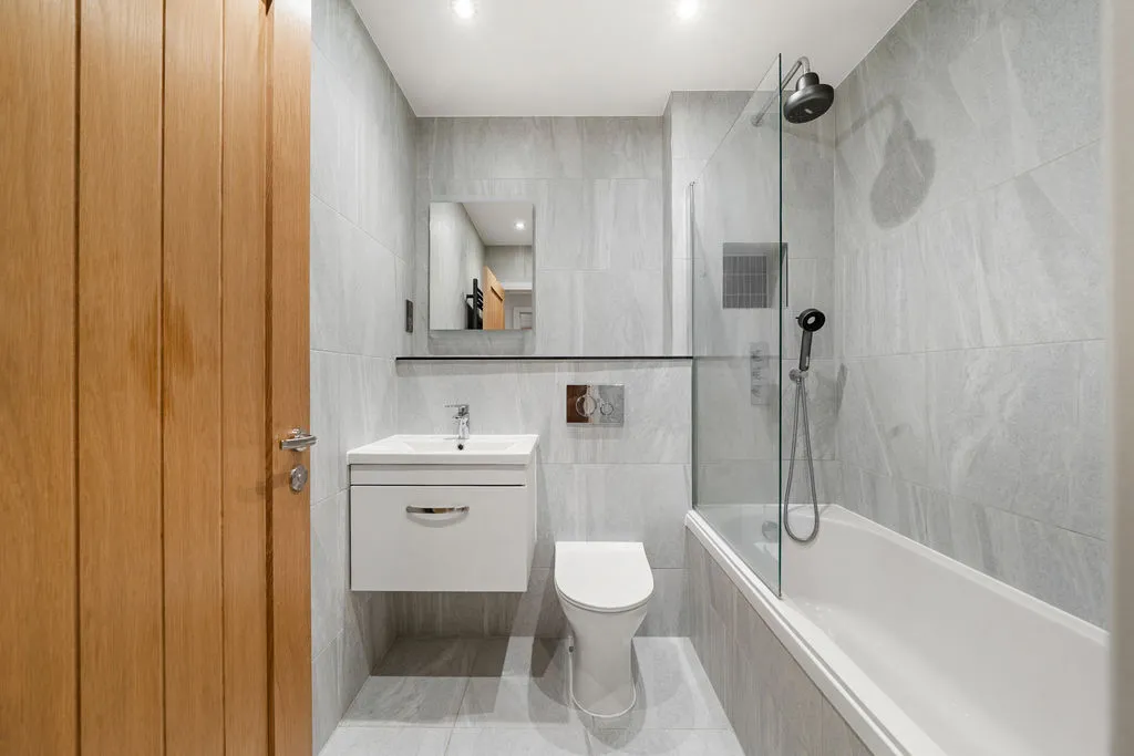 Annett Road, Walton-On-Thames, KT12, photo 10
