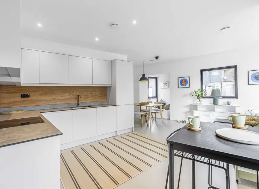 property for sale — Inglemere Road, Tooting, CR4