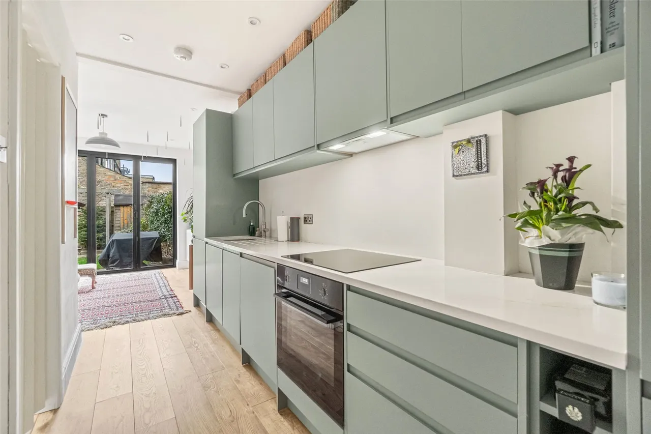Percy Road, Hampton,, TW12 2LD, photo 4