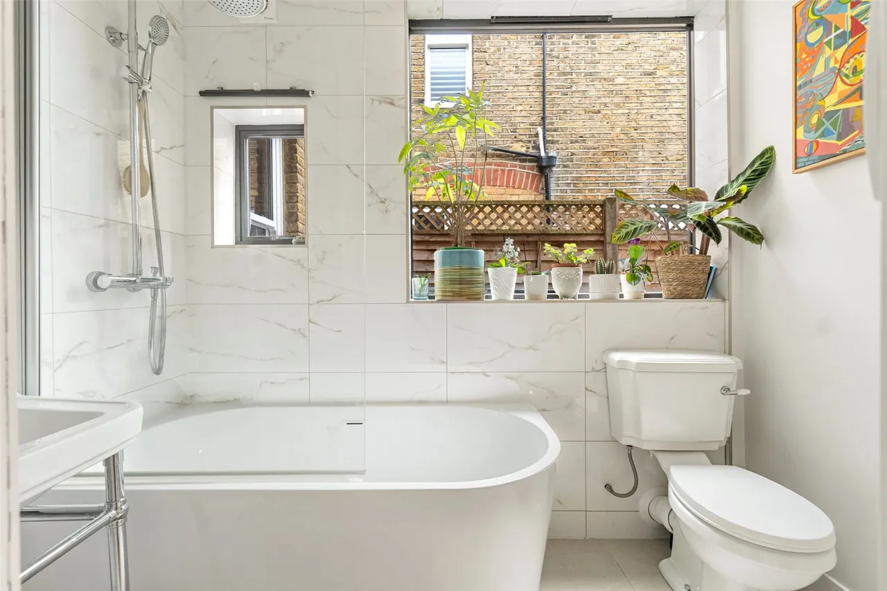 Percy Road, Hampton,, TW12 2LD, photo 7