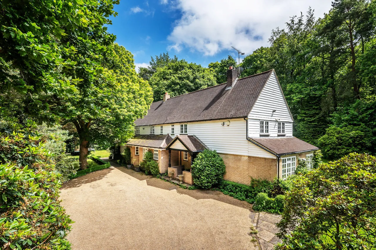 5 bed house for sale, Goodley Stock Road, Crockham Hill, TN8