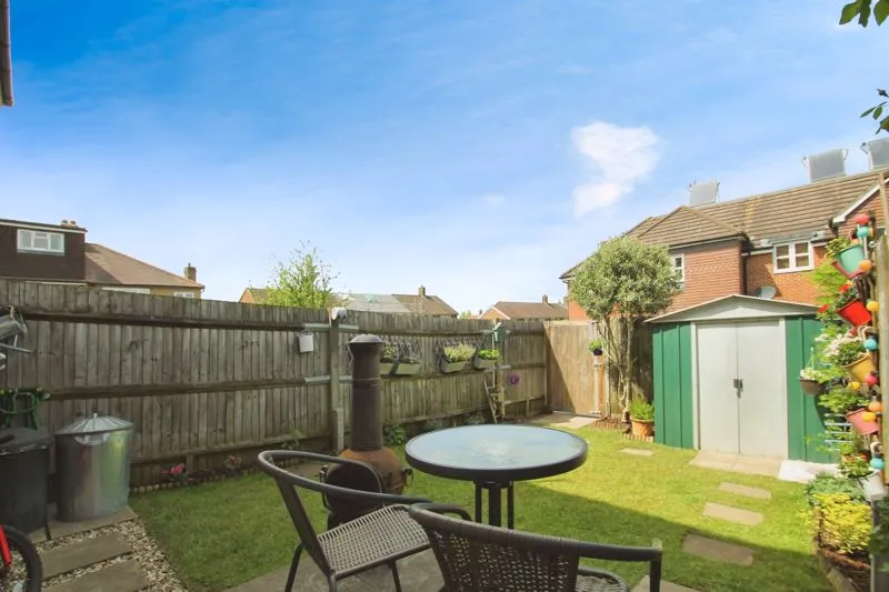 Hexham Gardens, Northolt, photo 11