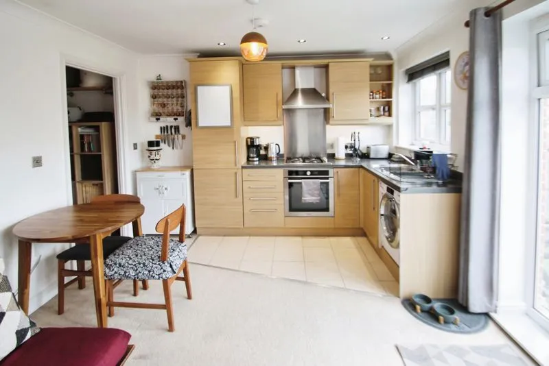Hexham Gardens, Northolt, photo 4
