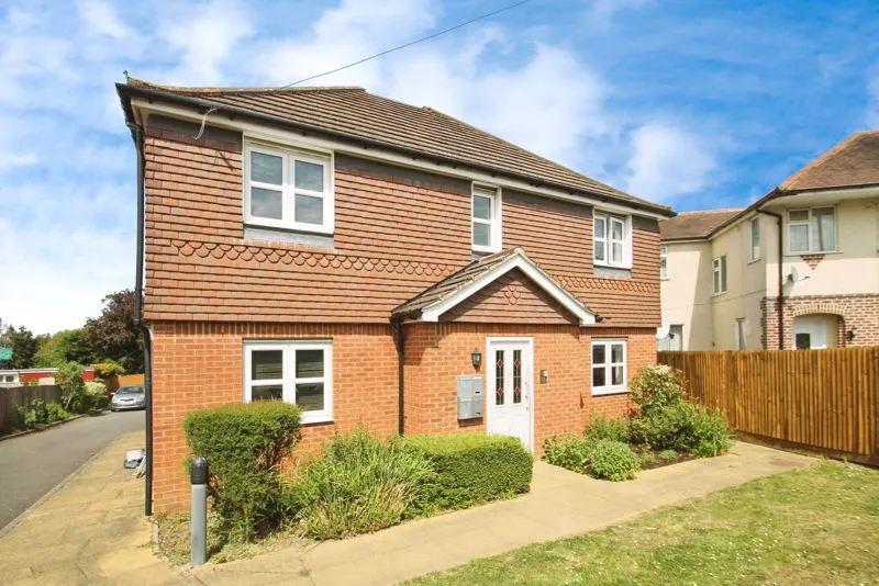 1 bed flat for sale — Hexham Gardens, Northolt