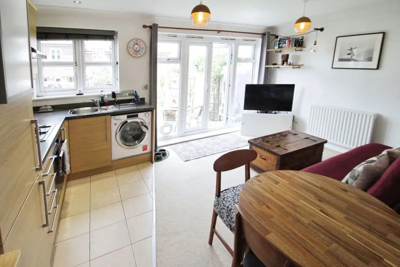 Hexham Gardens, Northolt, photo 5