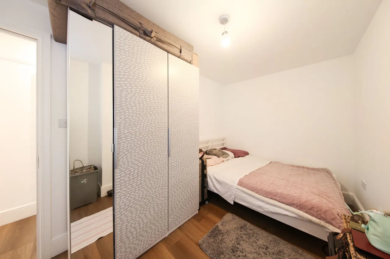 Pine Road, London, NW2, photo 8