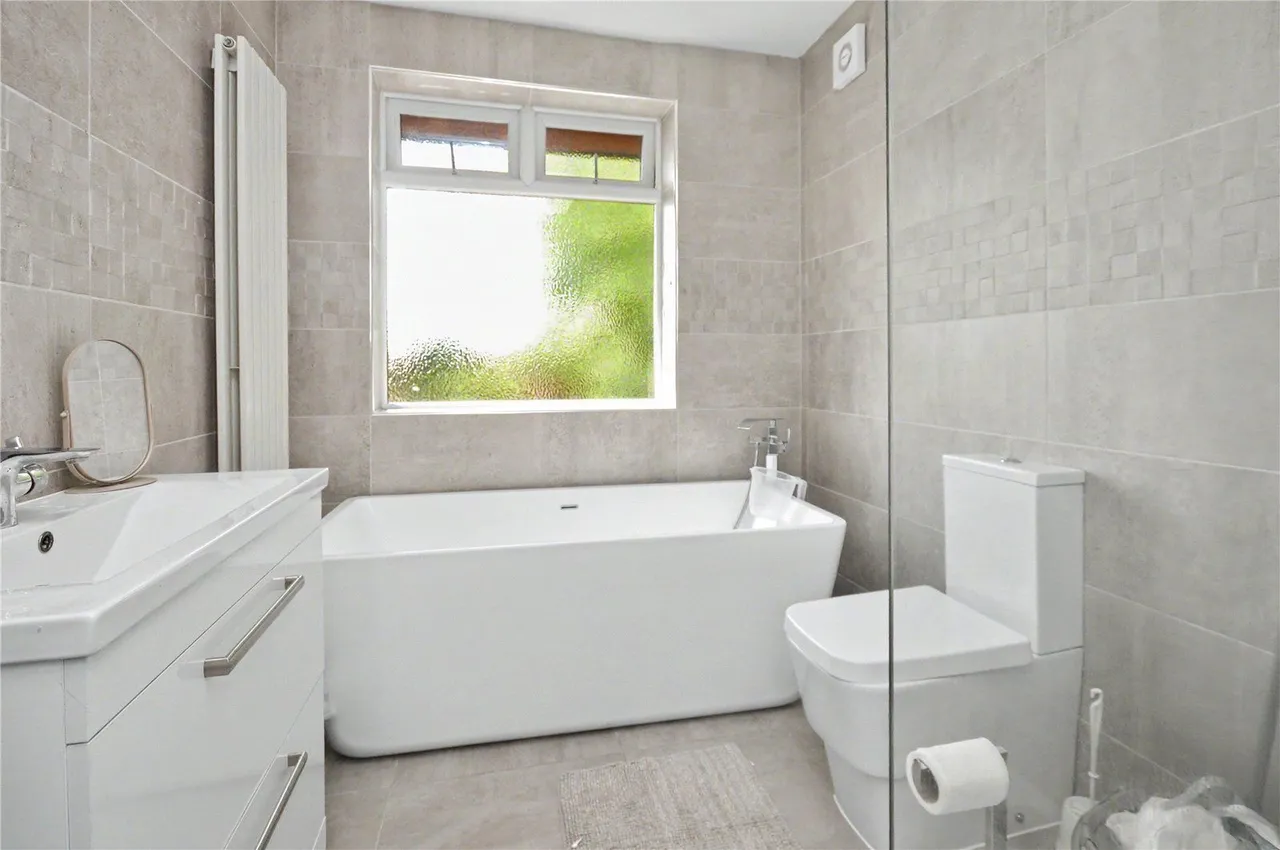 Ring Road, Middleton, LS10, photo 7