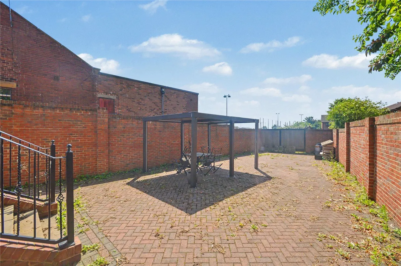 Ring Road, Middleton, LS10, photo 9